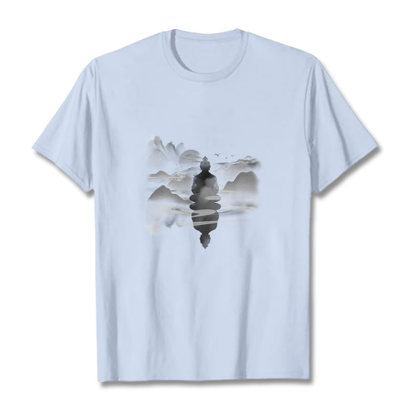 Camiseta de algodón con estampado de Buda sentado en las montañas y Buddha Stones meditando - Cian claro - 2XL - image 18