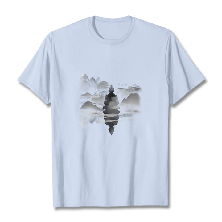 Camiseta de algodón con estampado de Buda sentado en las montañas y Buddha Stones meditando - Cian claro - 2XL - image 18