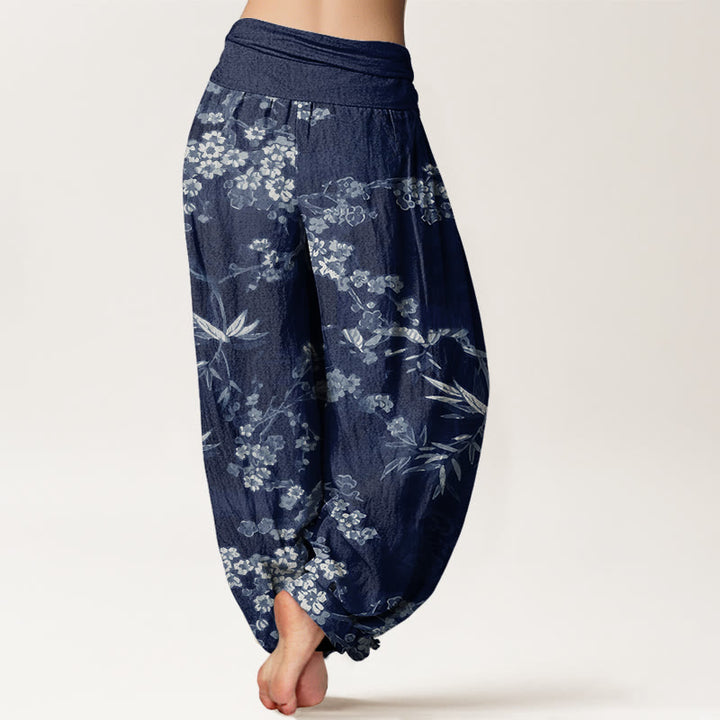 Pantalones bombachos de cintura elástica para mujer, de algodón blanco con estampado de flores de sakura y piedras de Buddha Stones. - image 2