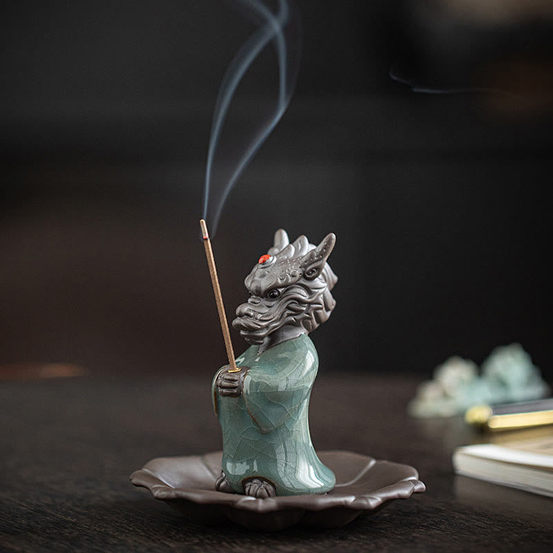 Quemador de incienso de cerámica con base de loto y personaje Fu del rey dragón rezando con Buddha Stones para decoración de escritorio