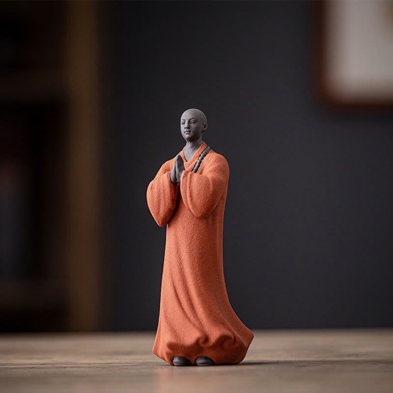 Figura de monje meditando y rezando con Buddha Stones, cerámica, compasión, serenidad, decoración del hogar