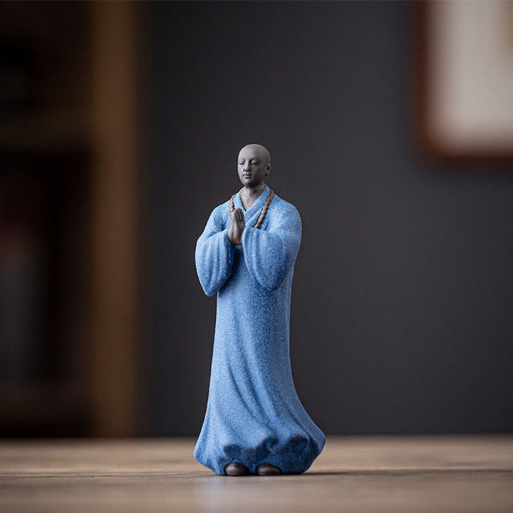 Figura de monje meditando y rezando con Buddha Stones, cerámica, compasión, serenidad, decoración del hogar