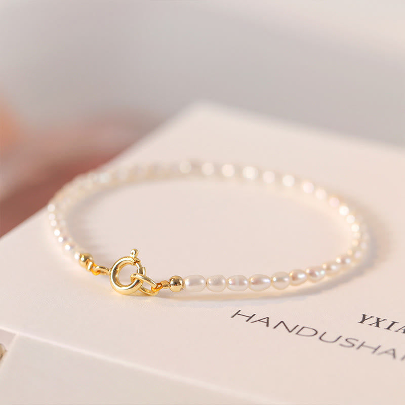 Pulsera de la sabiduría de cobre bañada en oro de 14 k con perlas naturales ultrafinas de 2 mm y Buddha Stones
