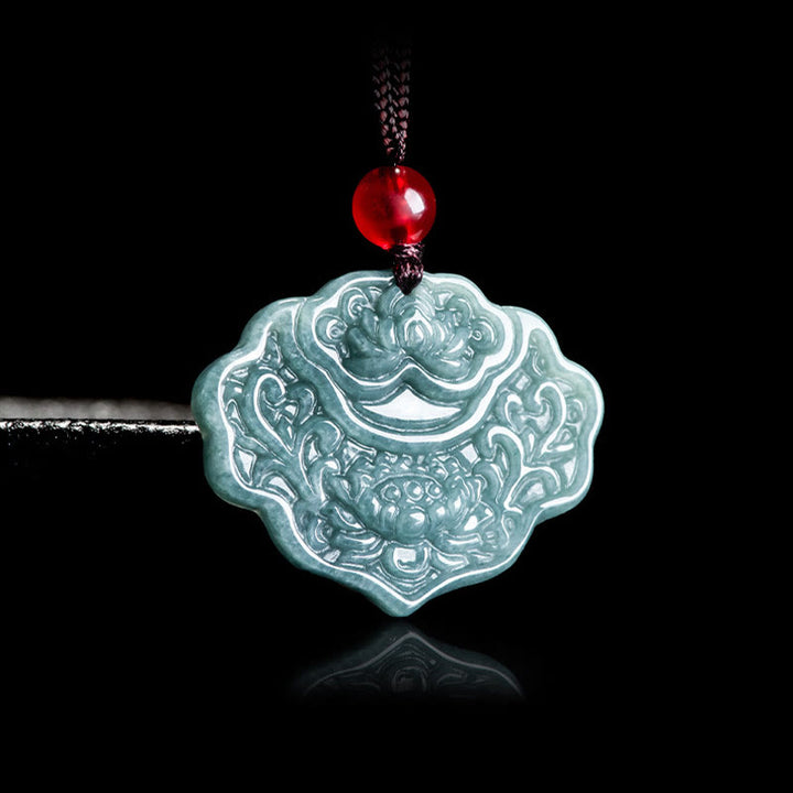 Collar con colgante de cuerda de jade tallado con diseño de loto y Buddha Stones