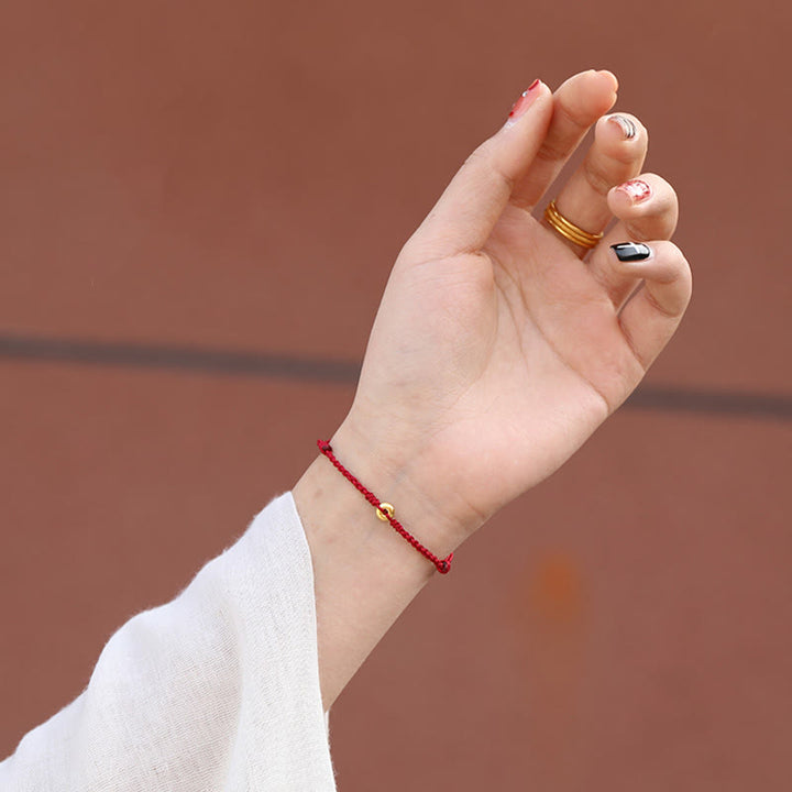Pulsera trenzada para tobillo con hebilla de paz pequeña de oro 999 con Buddha Stones y cordón rojo para proteger la suerte