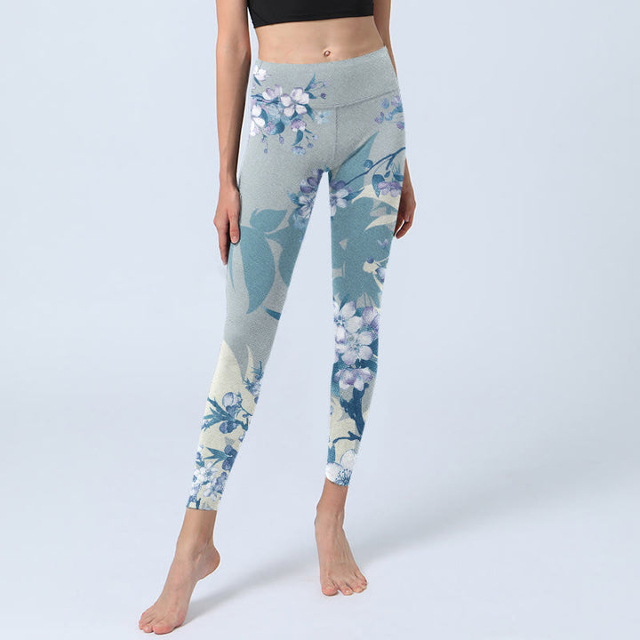 Leggings de yoga para mujer con estampado de flores blancas y azules y Buddha Stones - image 5