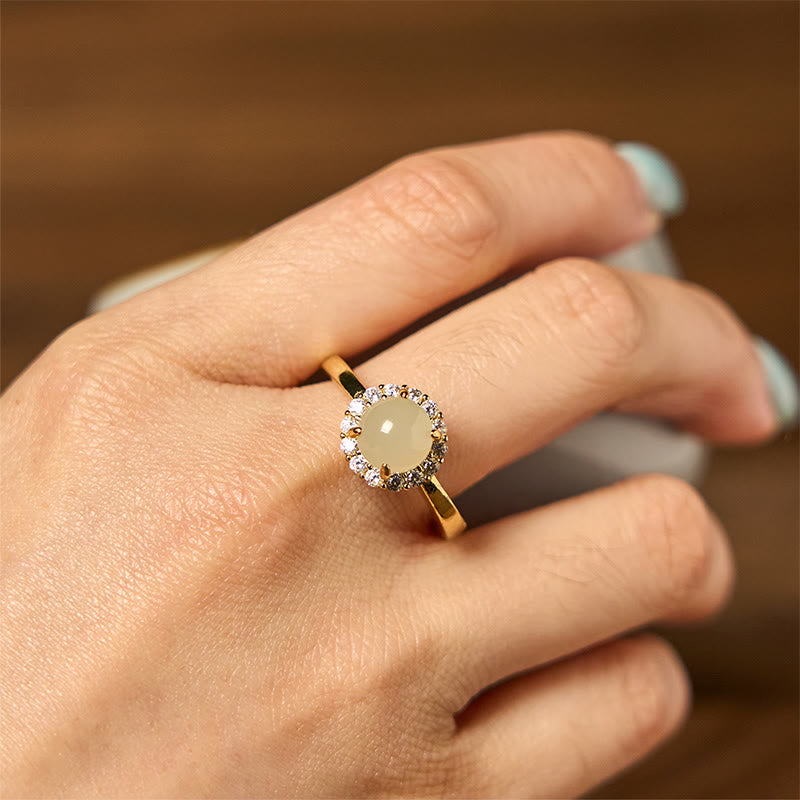 Anillo de cobre con forma de huevo de jade hetiano natural y Buddha Stones para la suerte y la prosperidad