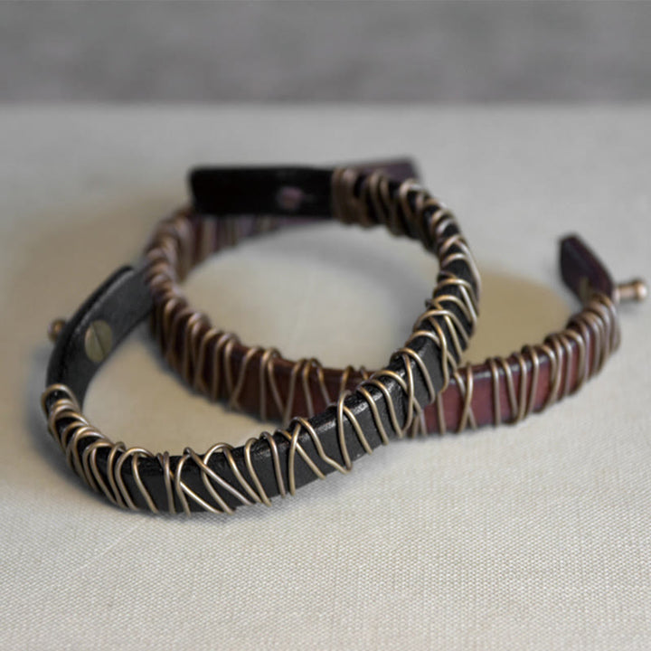 Pulsera de equilibrio con envoltura de alambre de cobre y latón y cuero vintage con Buddha Stones