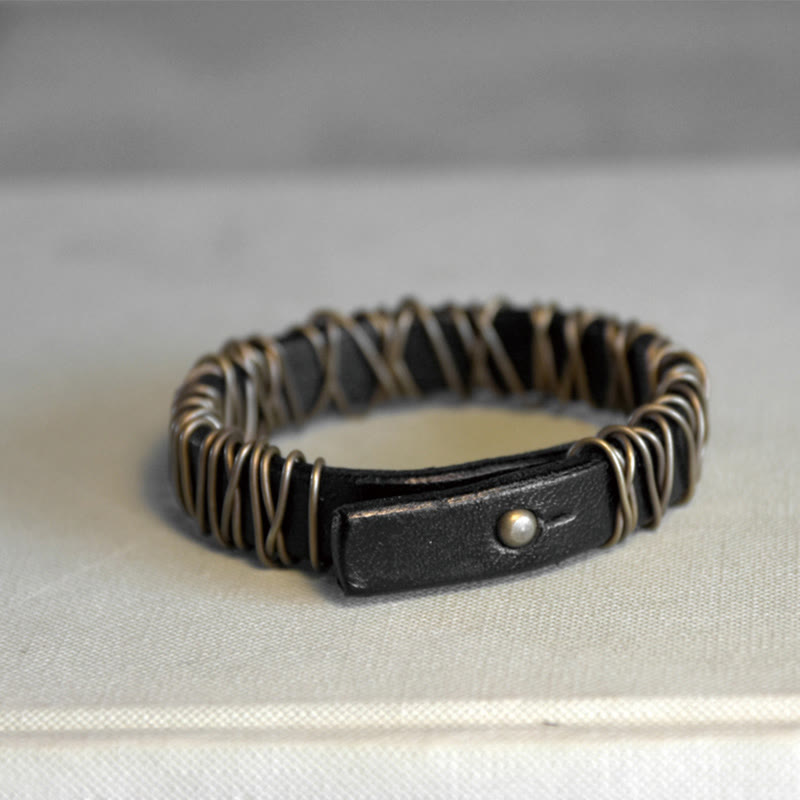 Pulsera de equilibrio con envoltura de alambre de cobre y latón y cuero vintage con Buddha Stones
