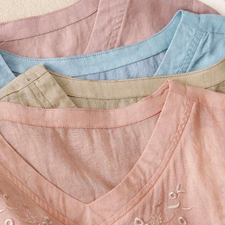 Camisa de lino y algodón de media manga holgada con diseño de escote en V y flores bordadas para mujer con Buddha Stones
