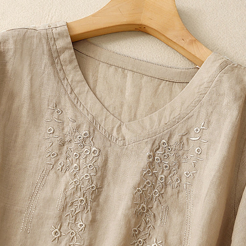 Camisa de lino y algodón de media manga holgada con diseño de escote en V y flores bordadas para mujer con Buddha Stones