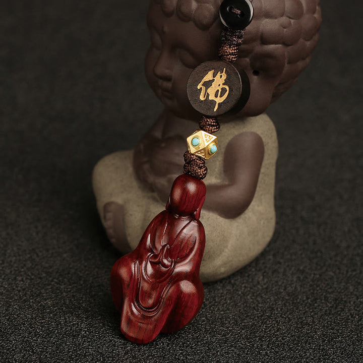 Llavero con protección de Buddha Stones sin forma de sándalo rojo con hojas pequeñas y piedras de Buda