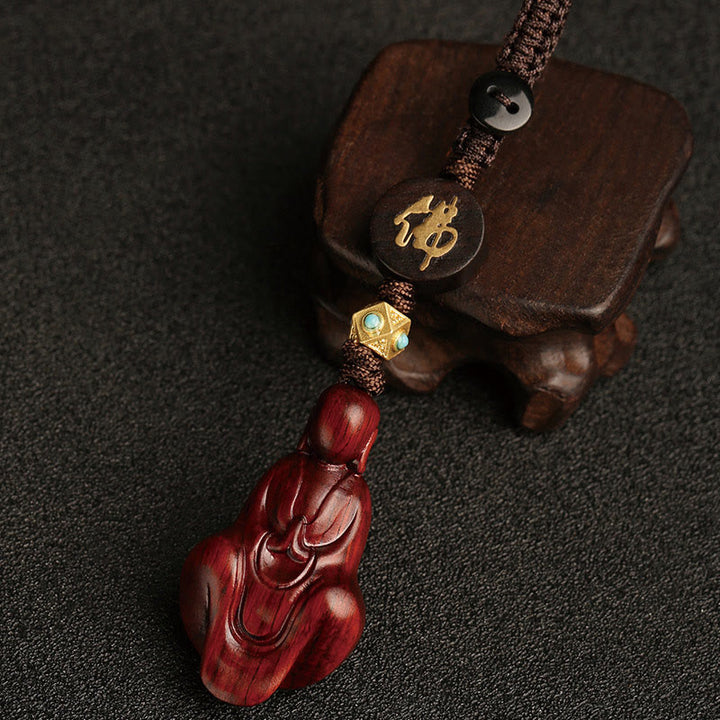 Llavero con protección de Buddha Stones sin forma de sándalo rojo con hojas pequeñas y piedras de Buda