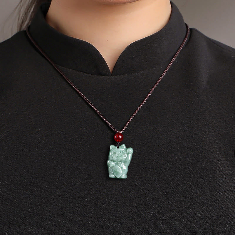 Collar con colgante de jade y gato de la suerte con Buddha Stones