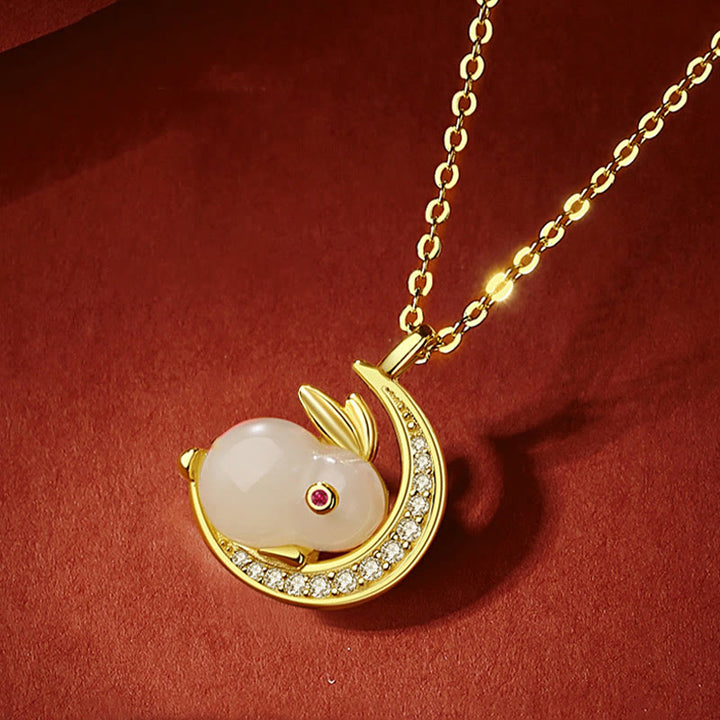 Collar con colgante de luna creciente de conejo de jade blanco hetiano de plata de ley 925 con Buddha Stones
