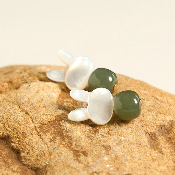 Pendientes de la suerte de jade hetiano con forma de conejo y piedra Tridacna de Buddha Stones