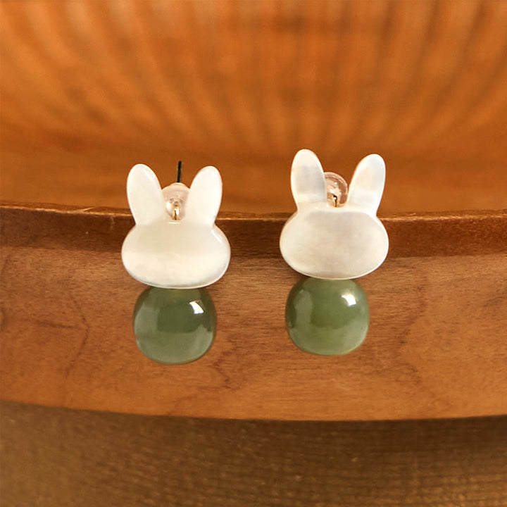 Pendientes de la suerte de jade hetiano con forma de conejo y piedra Tridacna de Buddha Stones