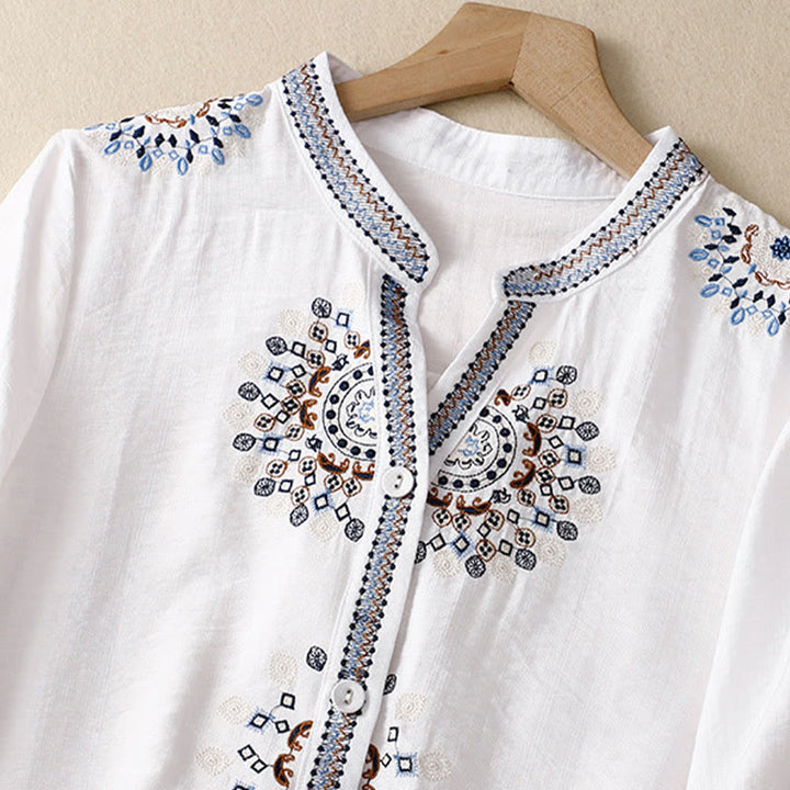 Camisa de lino y algodón de media manga con escote en V y diseño de flores bordadas de estilo bohemio para mujer con Buddha Stones - image 2