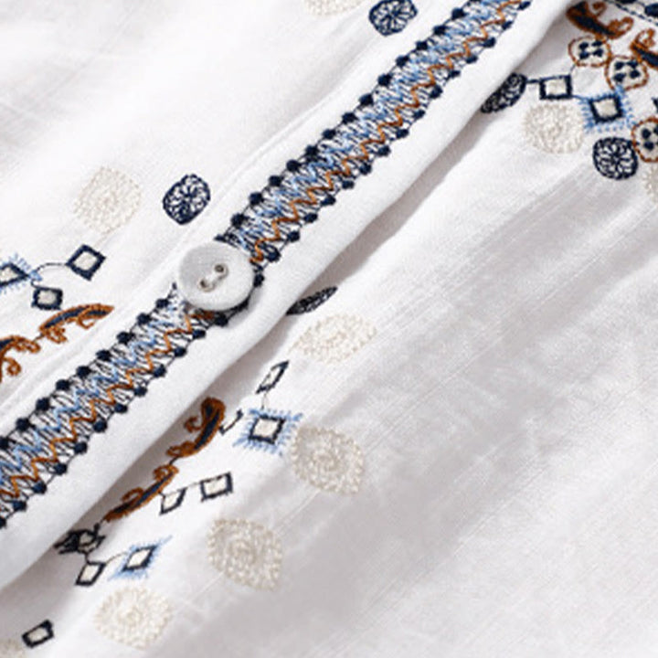 Camisa informal de manga corta con cuello en V y diseño bohemio de flores bordadas con Buddha Stones para mujer. - image 3