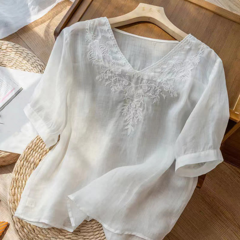 Camisa de algodón de media manga con cuello en V y diseño floral con bordado informal de Buddha Stones para mujer