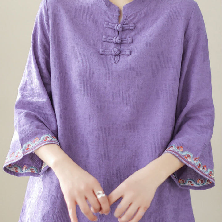Camisa de lino y algodón con mangas tres cuartos y cuello redondo para mujer con diseño informal de jacquard y botones de rana de Buddha Stones - image 24