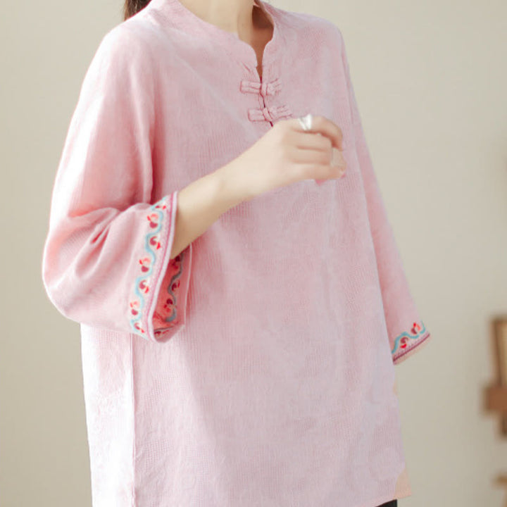 Camisa de lino y algodón con mangas tres cuartos y cuello redondo para mujer con diseño informal de jacquard y botones de rana de Buddha Stones - image 30