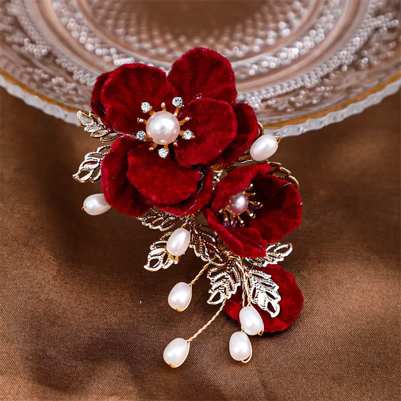 Pinza para el pelo lateral con camelia roja vintage de Buddha Stones