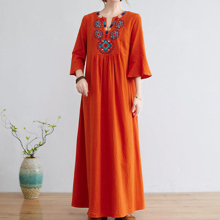 Vestido midi informal de lino y algodón con cuello en V y mangas tres cuartos con estampado floral bordado de Buddha Stones - image 10