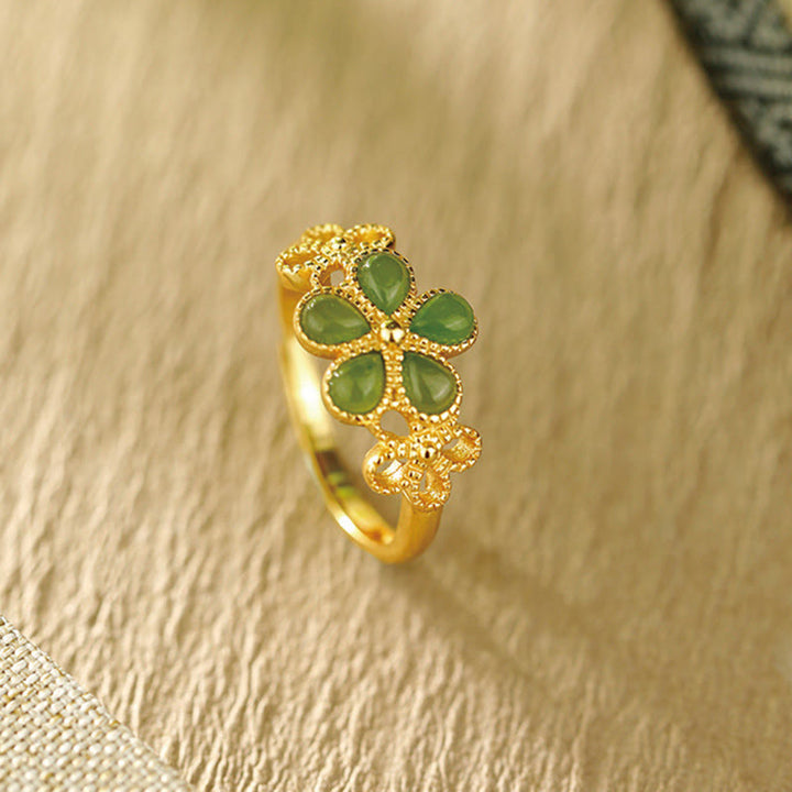 Anillo de prosperidad ajustable con flor de oro bañado en plata de ley 925 y jade hetiano natural de Buddha Stones