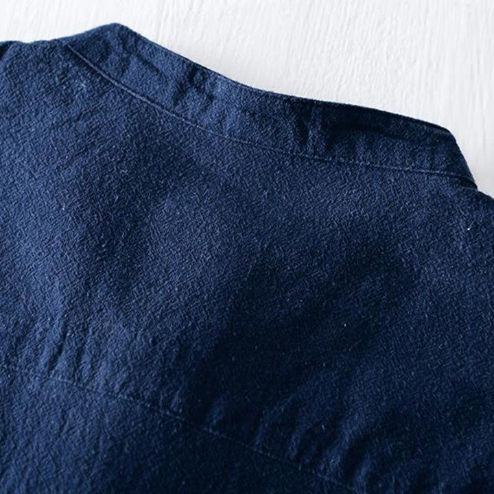 Camisa de hombre de manga corta de algodón y lino con bordado de Buddha Stones y botones de rana, cuello mandarín