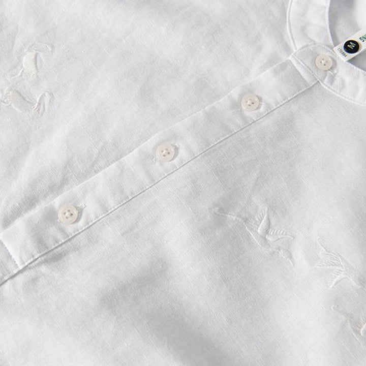 Camisa de hombre de lino y algodón con cuello alto y medio botón, con bordado suave de Buddha Stones y patrón de grulla