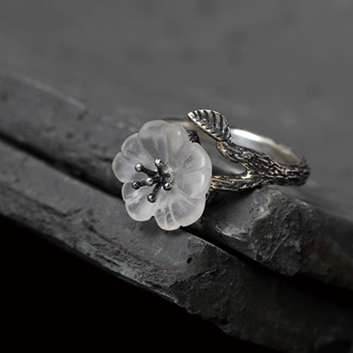 Anillo curativo ajustable con diseño de flor de esqueleto de cristal blanco de plata de ley 925 con Buddha Stones