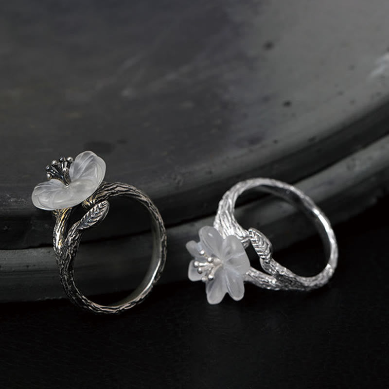 Anillo curativo ajustable con diseño de flor de esqueleto de cristal blanco de plata de ley 925 con Buddha Stones