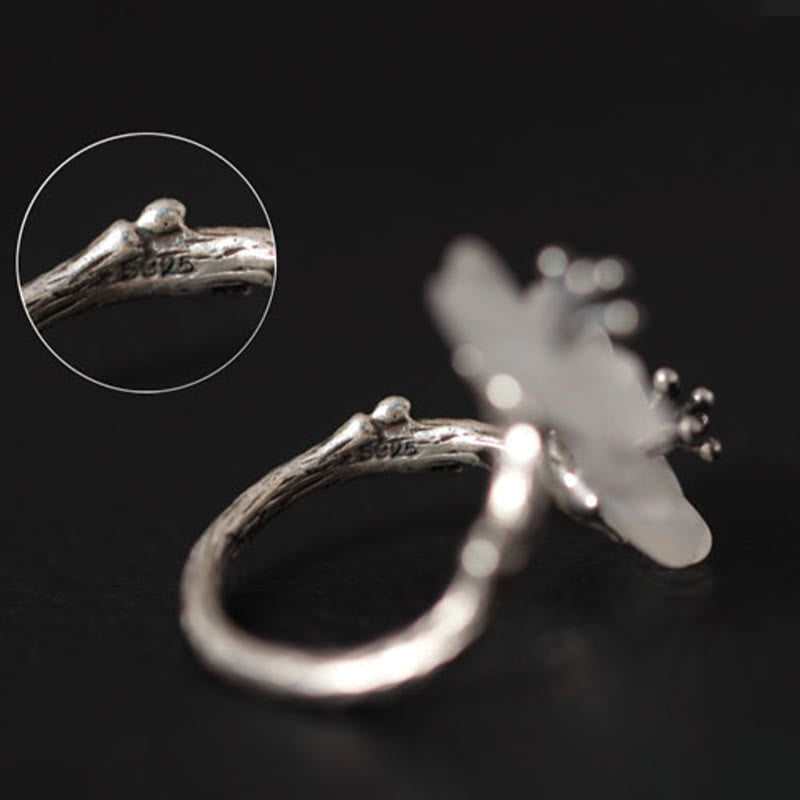 Anillo de protección ajustable con doble flor de ciruelo y cristales blancos de plata de ley 925 de Buddha Stones