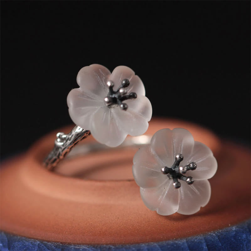 Anillo de protección ajustable con doble flor de ciruelo y cristales blancos de plata de ley 925 de Buddha Stones
