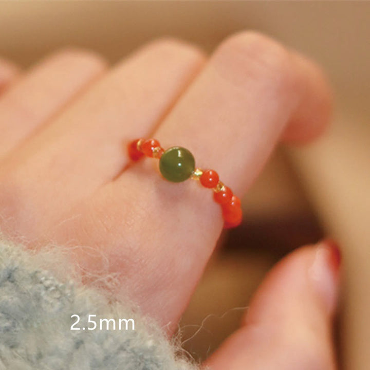 Anillo elástico de prosperidad con cuentas de ágata roja y jade hetiano pequeño natural en plata de ley 925 con Buddha Stones