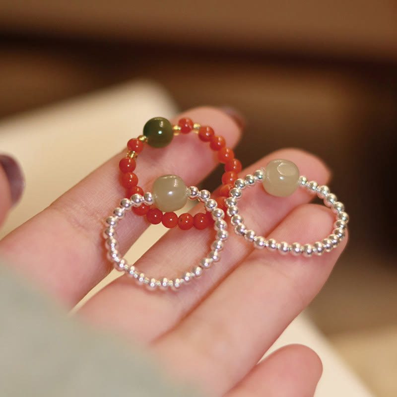 Anillo elástico de prosperidad con cuentas de ágata roja y jade hetiano pequeño natural en plata de ley 925 con Buddha Stones