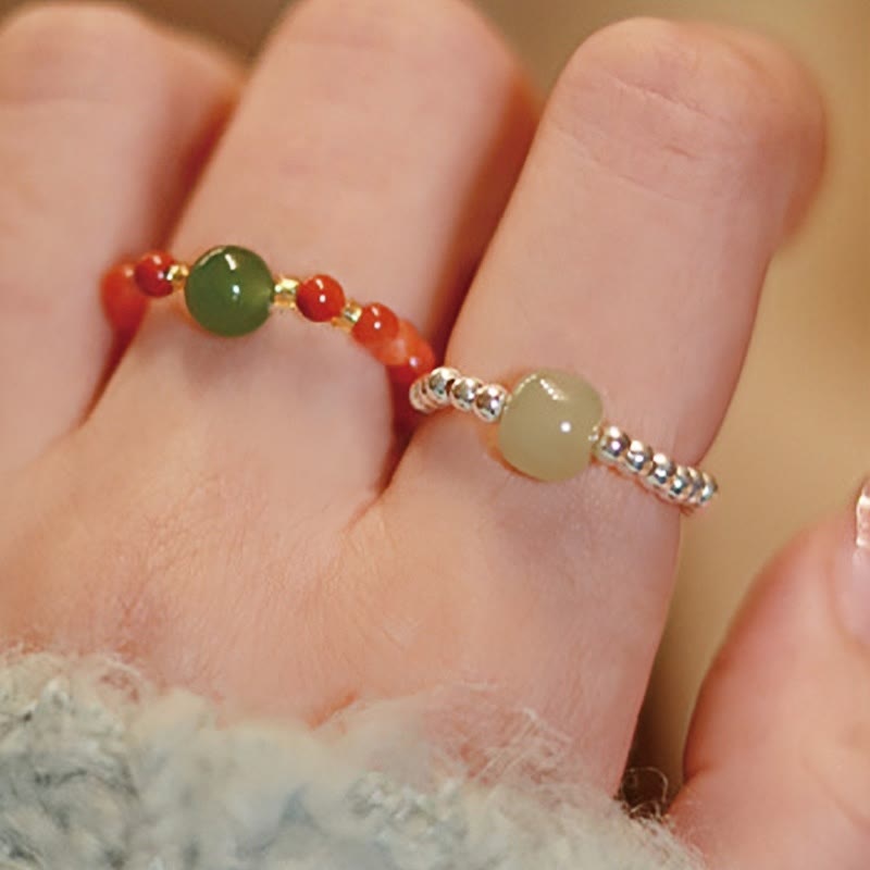 Anillo elástico de prosperidad con cuentas de ágata roja y jade hetiano pequeño natural en plata de ley 925 con Buddha Stones