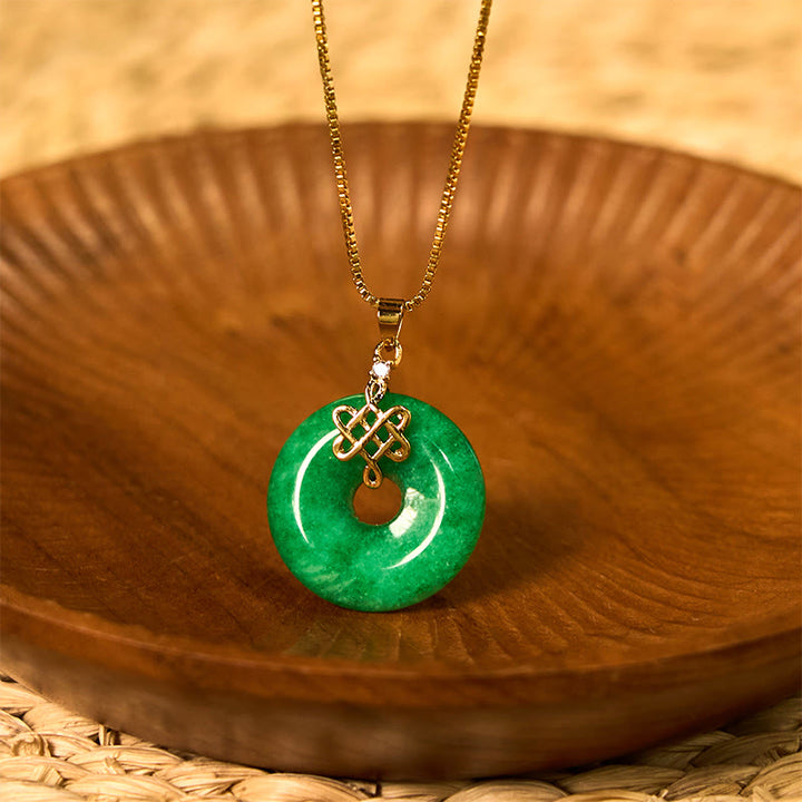 Collar con colgante de éxito con nudo chino y hebilla de paz de jade cian natural con Buddha Stones