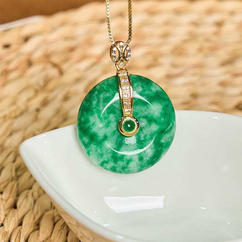 Collar con colgante curativo con hebilla de paz de jade cian natural y Buddha Stones