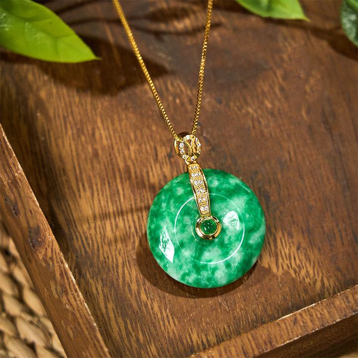 Collar con colgante curativo con hebilla de paz de jade cian natural y Buddha Stones