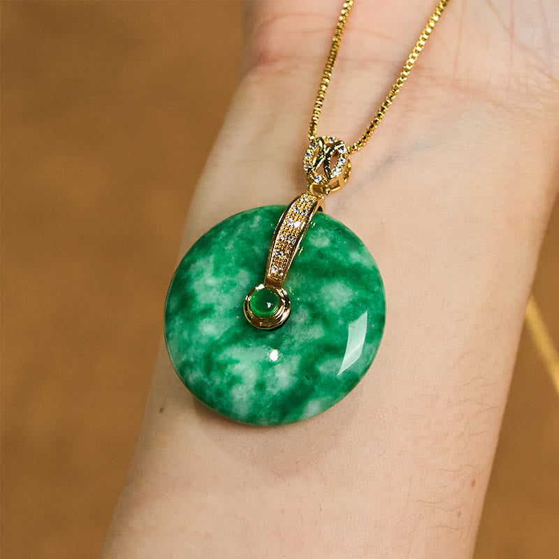 Collar con colgante curativo con hebilla de paz de jade cian natural y Buddha Stones