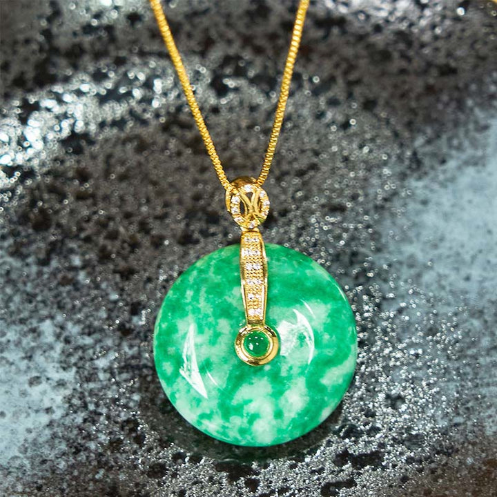 Collar con colgante curativo con hebilla de paz de jade cian natural y Buddha Stones