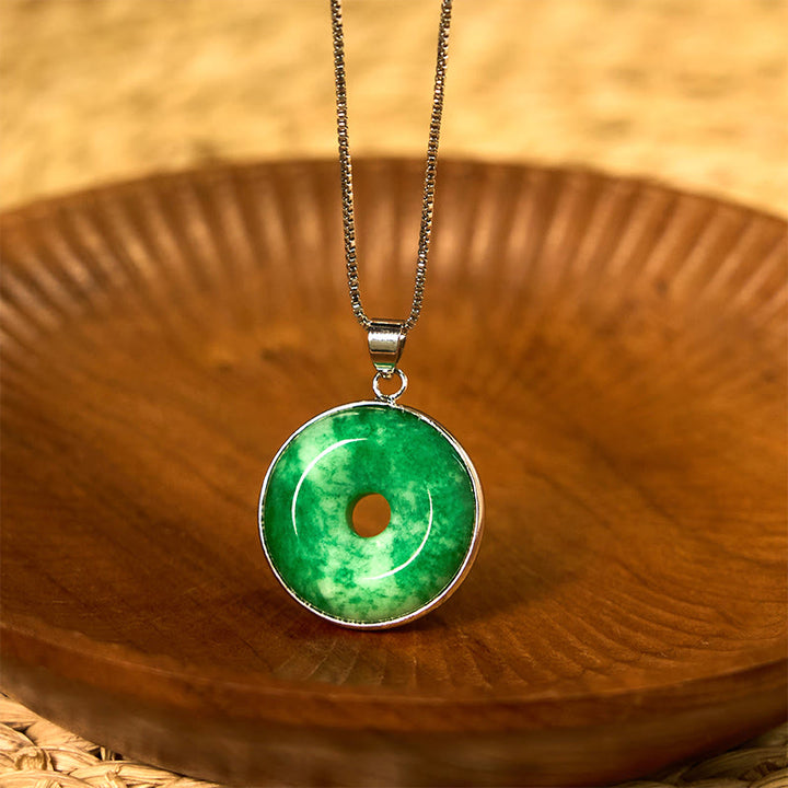 Collar con colgante de jade cian natural con Buddha Stones y hebilla de paz para la suerte y la curación