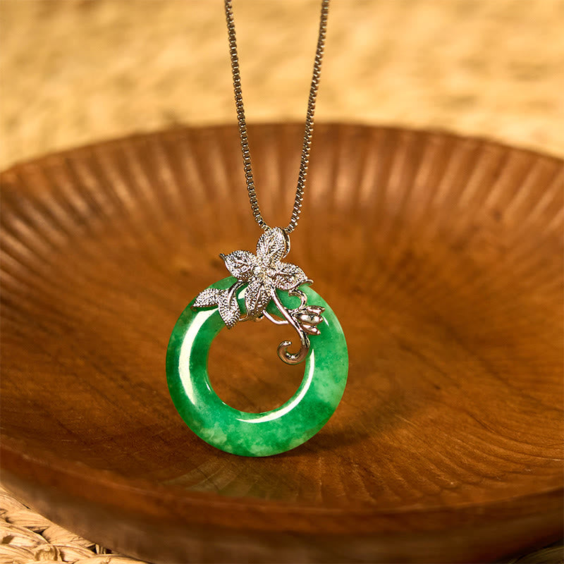 Collar con colgante de flor de aleación con hebilla de paz de jade cian y Buddha Stones para la suerte