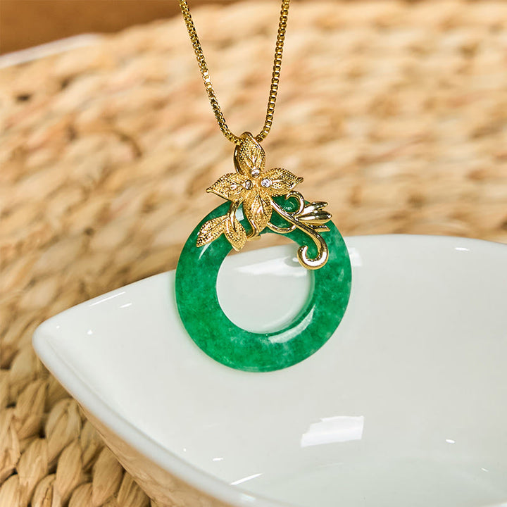 Collar con colgante de flor de aleación con hebilla de paz de jade cian y Buddha Stones para la suerte