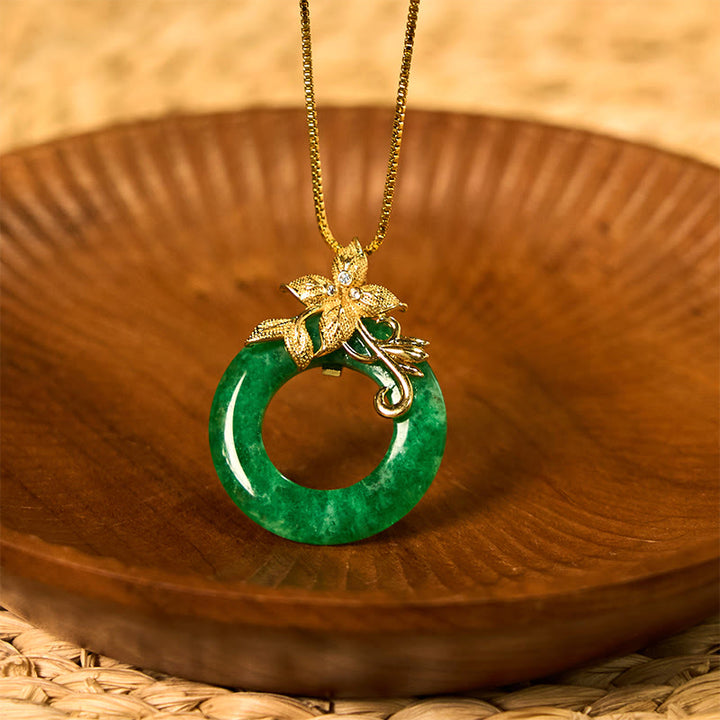 Collar con colgante de flor de aleación con hebilla de paz de jade cian y Buddha Stones para la suerte
