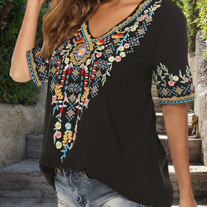 Camiseta de algodón para mujer con cuello en V y manga corta con diseño floral bordado de Buddha Stones