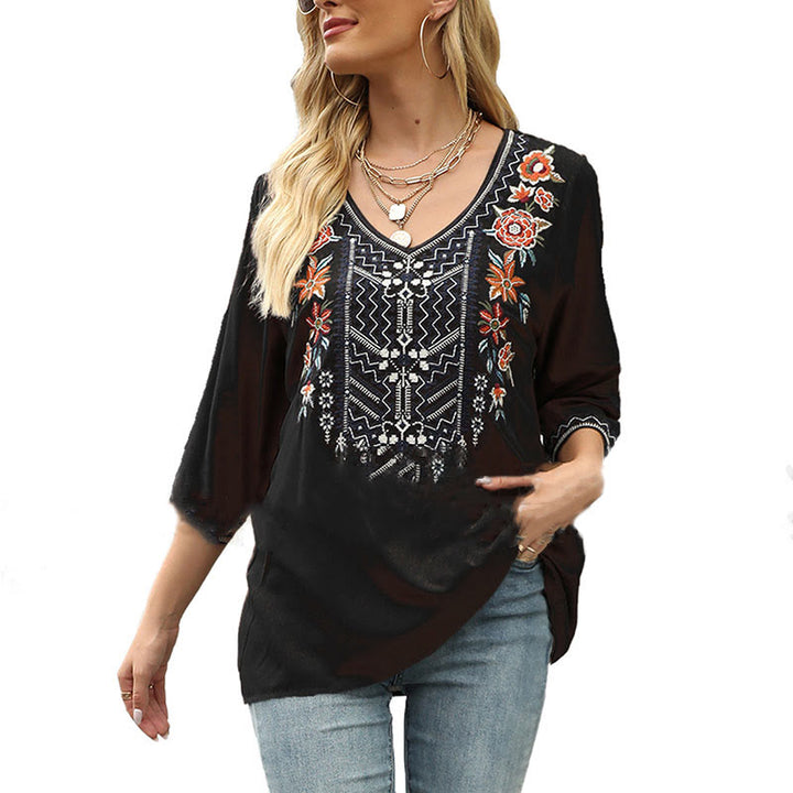 Camiseta de algodón para mujer con cuello en V y manga tres cuartos con diseño floral bordado liso y casual de Buddha Stones para primavera