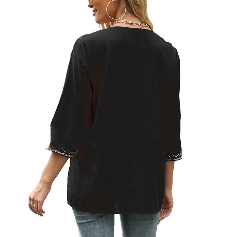 Camiseta de algodón para mujer con cuello en V y manga tres cuartos con diseño floral bordado liso y casual de Buddha Stones para primavera